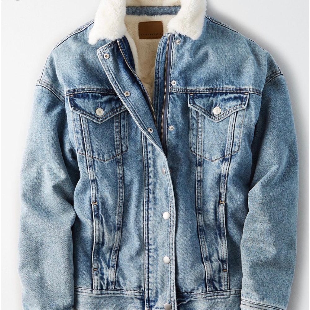 American Eagle fur lined woman’s boyfriend jacket